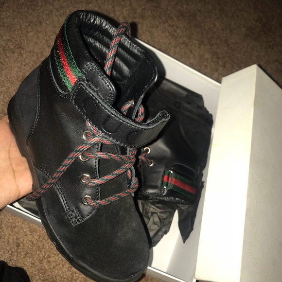 Shoes - Picture 2 of 4